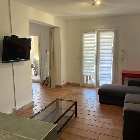 Rez De Bordure Apartmán