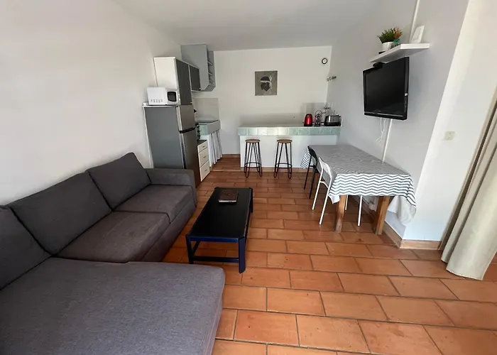 Rez De Bordure 阿雅克肖